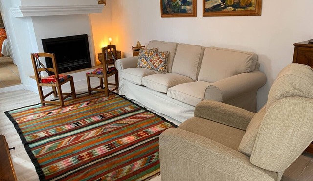 Holiday Home “Astarte House 12pax” with Garden & Terrace