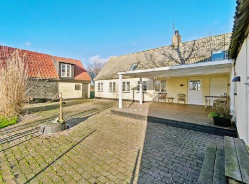 Holiday Home Aulikki - 2km from the sea by Interhome