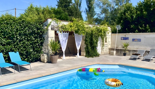 Holiday Home 'Aux Agapanthes', Shared Pool, Private Terrace, Landscaped Park, Free Wi-Fi