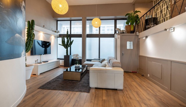 Holiday Home 'Beau Loft Lorient - Centre Ville' with Private Terrace and Wi-Fi