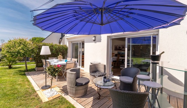 Holiday Home 'Belle Maison De Vacances' with Private Terrace, Private Garden and Wi-Fi