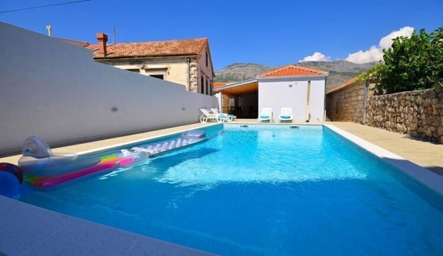 Holiday Home Belmondo- Three Bedroom Home with Terrace and Private Pool (A6)
