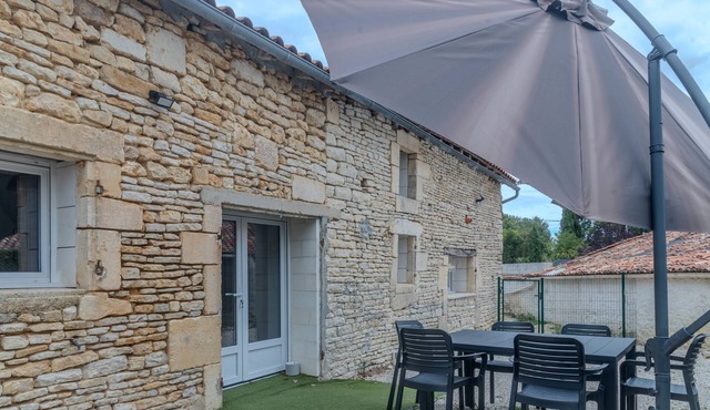 Holiday Home 'Berclois' with Private Terrace, Wi-Fi and Air Conditioning