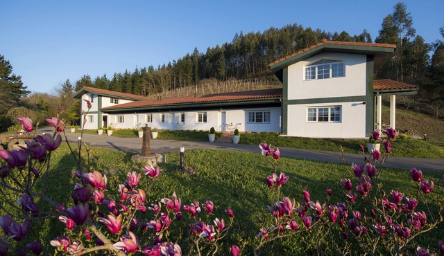Holiday Home 'Bizkar Bare' with Mountain View, Private Terrace and Wi-Fi