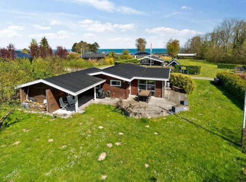 Holiday Home Bjarke - 200m from the sea by Interhome