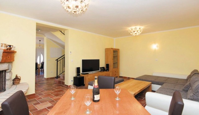 Holiday Home Boni (Rab)