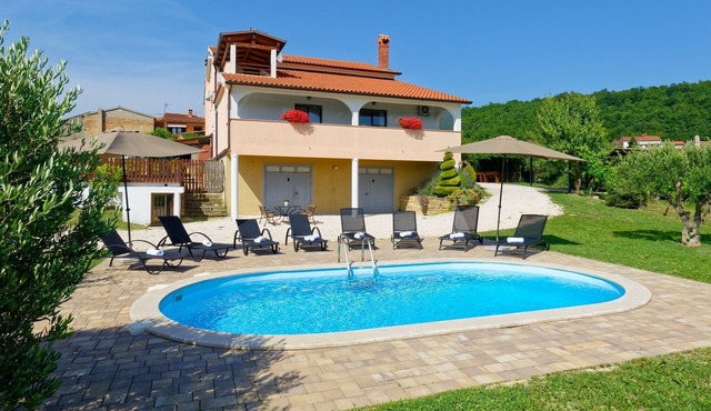 Holiday Home Brajdice - Five Bedroom Holiday Home with Pool