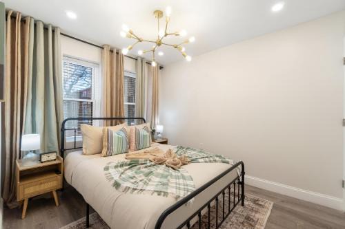 Holiday Home Brownstone City Stay 5BEDS, Private Dual Units