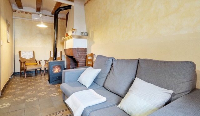 Holiday Home 'Ca Cedó' with Shared Terrace, Wi-Fi and Air Conditioning