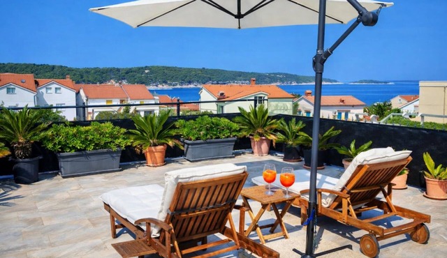 Holiday Home Capella - Rab by Villas Guide