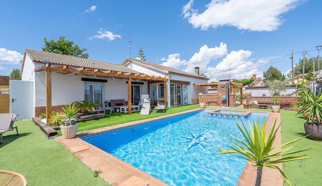 Holiday Home 'Ca L'antiga Pedrera' with Sea Views, Wi-Fi and Air Conditioning