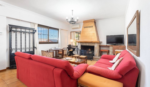 Holiday Home 'Ca La Morancica' with Mountain Views, Wi-Fi & Air Conditioning