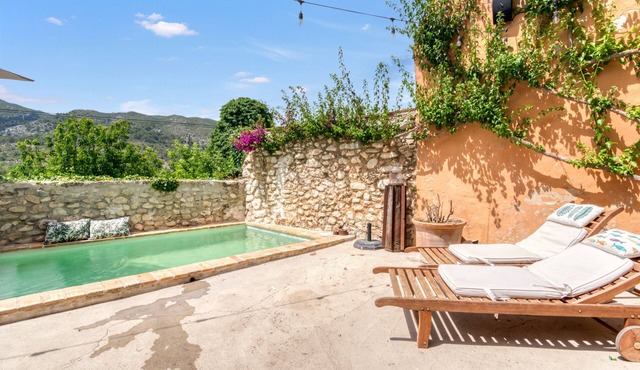 Holiday Home 'Ca la Pasita 26' with Pool, Mountain Views and Wi-Fi