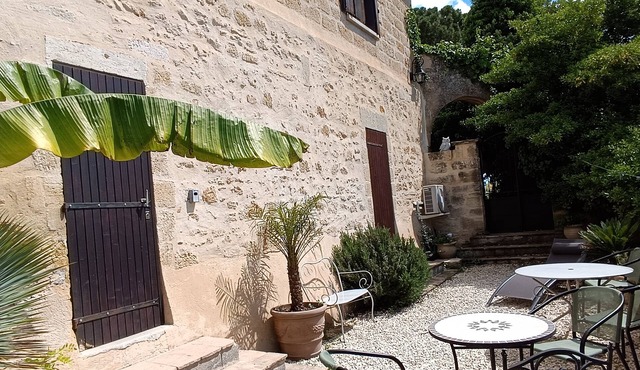 HOLIDAY HOME CAMARGUE 15KMS FROM THE SEA