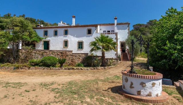 Holiday Home 'Can Garriga' with Mountain View, Private Terrace and Wi-Fi
