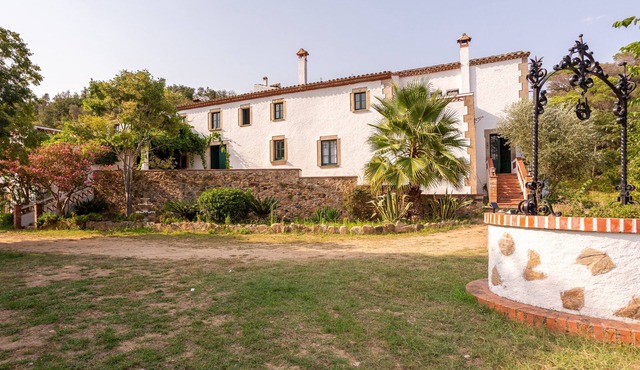 Holiday Home 'Can Garriga, Casa Principal' with Mountain View, Private Terrace and Wi-Fi