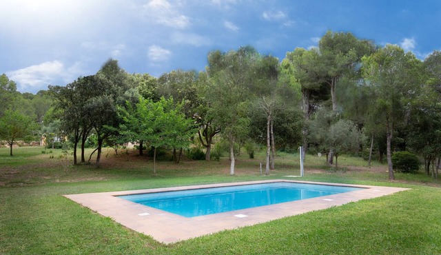 Holiday Home 'Can Pujadas' with Mountain View, Private Pool and Wi-Fi