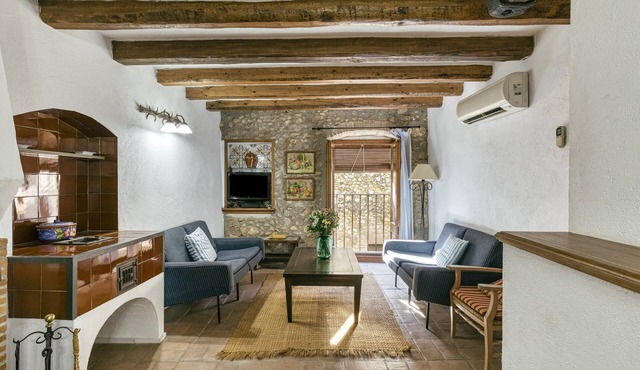 Holiday Home 'Can Roca' with Private Terrace, Wi-Fi and Air Conditioning