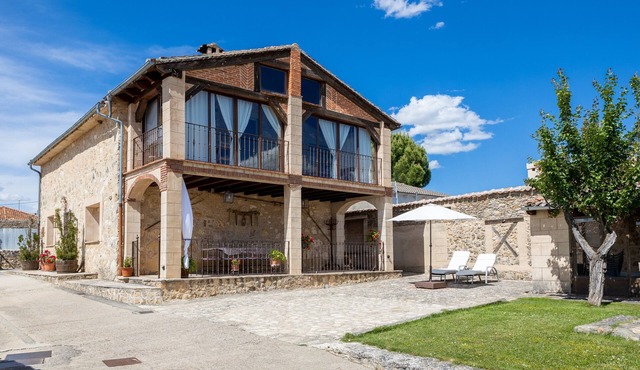 Holiday Home 'Casa El Arroyal' with Private Pool, Private Terrace and Wi-Fi