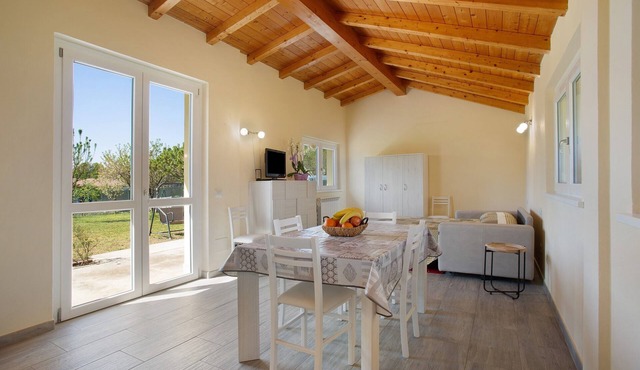 Holiday Home Casina Bianca with Garden, BBQ & Wi-Fi