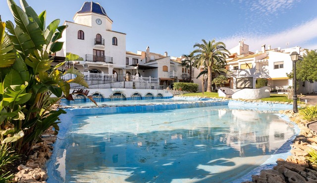 Holiday Home 'Casa En La Playa' with Shared Pool, Private Terrace and Wi-Fi