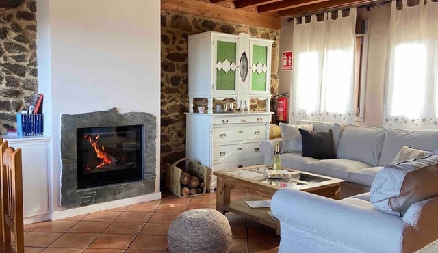 Holiday Home 'Casa Rural Lucia' with Mountain View, Private Terrace and Wi-Fi