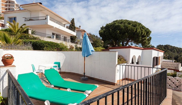 Holiday Home 'Casa Morisca vistas al mar' with Sea View, Garden & Wi-Fi