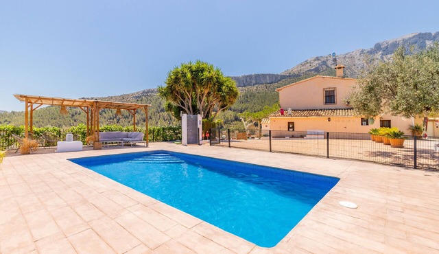 Holiday Home 'Casa La Lloma' with Mountain View, Private Pool and Wi-Fi