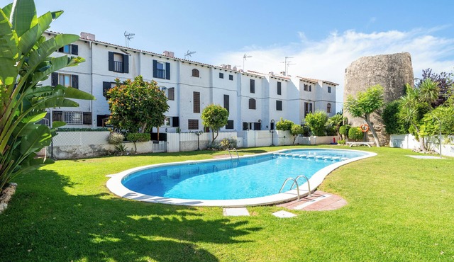 Holiday Home "Casa Manolo" with Shared Pool, Private Terraces & Shared Garden
