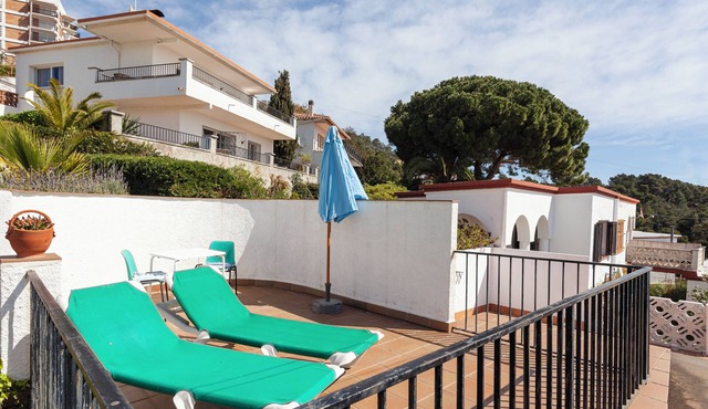 Holiday Home 'Casa Morisca vistas al mar' with Sea View, Garden & Wi-Fi