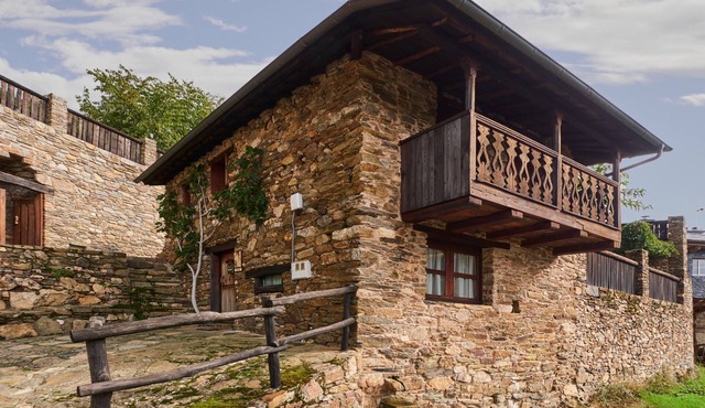 Holiday Home 'Casa Rural Cornatel' with Private Terrace and Balcony
