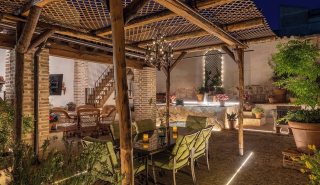 Holiday Home 'Casa Rural 5 Estrellas El Baluarte' with Private Pool, Private Garden and Wi-Fi