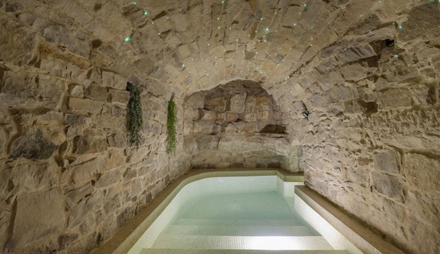 Holiday Home 'Casa Rural Con Spa En La Bodega' with Mountain View and Wi-Fi
