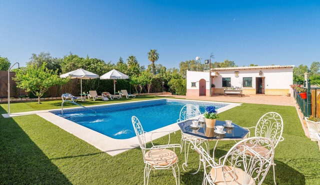 Holiday Home 'Casa Rural Carmo' with Private Pool, Wi-Fi and Air Conditioning