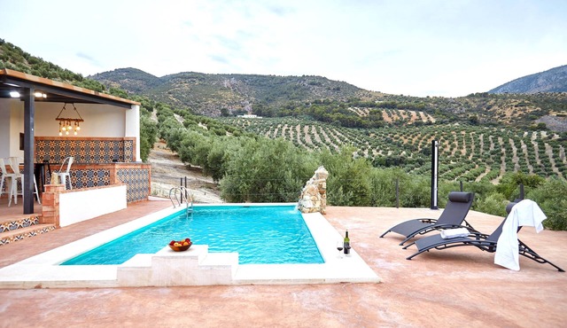 Holiday Home 'Casa Rural La Encina' with Mountain View, Private Pool and Air Conditioning