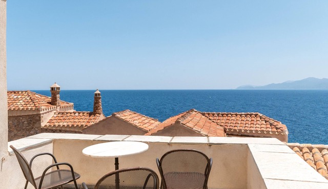 Holiday Home 'Casa Tradizionale Monemvasia' with Sea View, Wi-Fi and Air Conditioning
