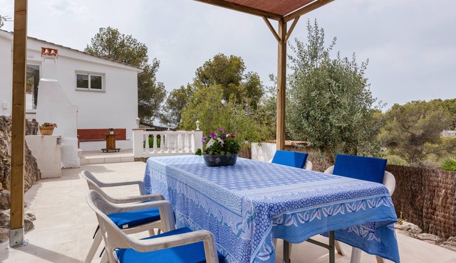 Holiday Home "Casita Palmeras" with Mountain View, Private Garden & Wi-Fi