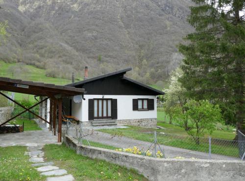 Holiday Home Chalet Al Portic by Interhome