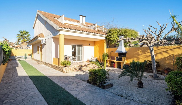 Holiday Home "Chalet l'alba" with Pool, Garden & Wi-Fi