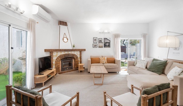 Holiday Home 'Chalet Saler' with Sea Views, Wi-Fi and Air Conditioning