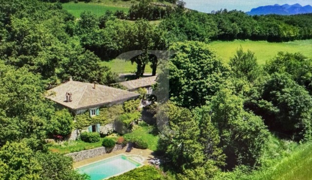 Holiday Home 'Chant D'Etoiles' with Private Pool