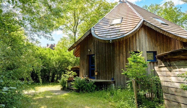 Holiday Home 'Charmante Maison En Bois' with Private Terrace, Private Garden and Wi-Fi