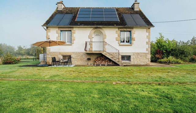 Holiday Home 'Charmante Maison' with Private Terrace, Private Garden and Wi-Fi