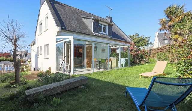 Holiday Home 'Charmante Maison' with Terrace, Private Garden and Wi-Fi