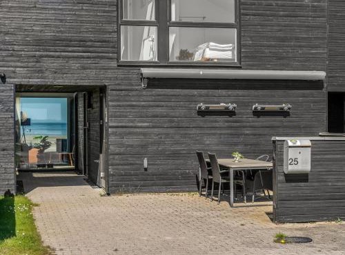 Holiday Home Chayton - 10m from the sea by Interhome