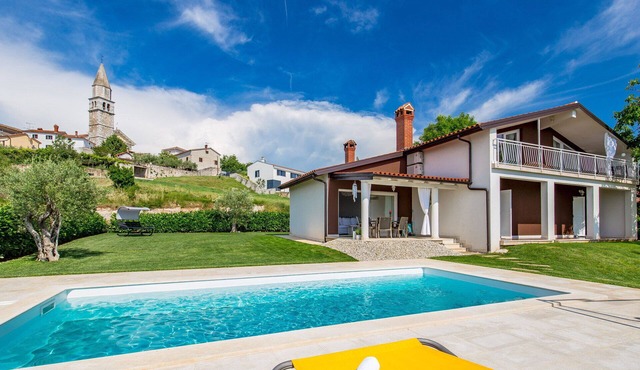 Holiday Home Cherry Hill with Pool