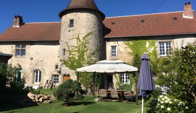 Holiday Home 'Chez Poton' with Private Terrace, Private Garden and Wi-Fi