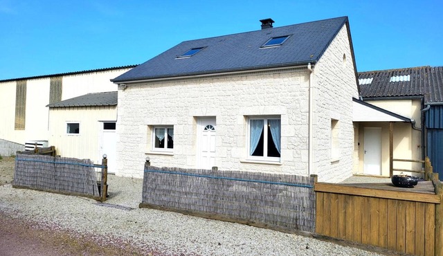 Holiday Home 'Chez Ptit Claude, Bord De Mer' with Private Terrace and Wi-Fi