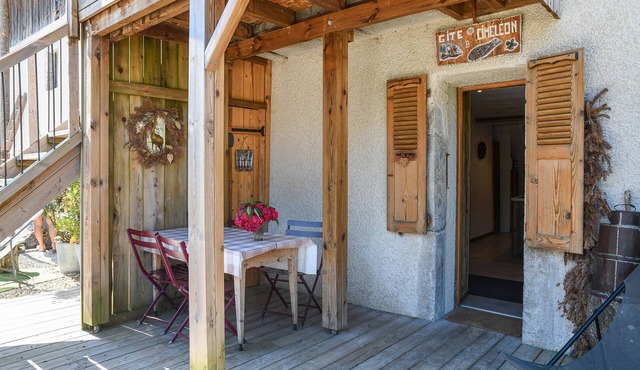 Holiday Home 'Ciméléon Bas' with Mountain View, Private Terrace and Wi-Fi