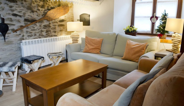 Holiday Home 'Ço De Carles' with Mountain Views and Wi-Fi